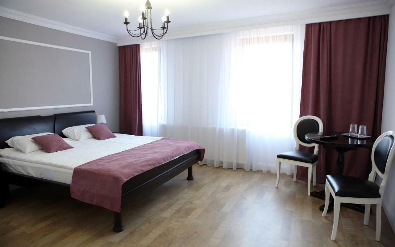 Aleea Teilor Hotel Cîmpulung Exterior foto