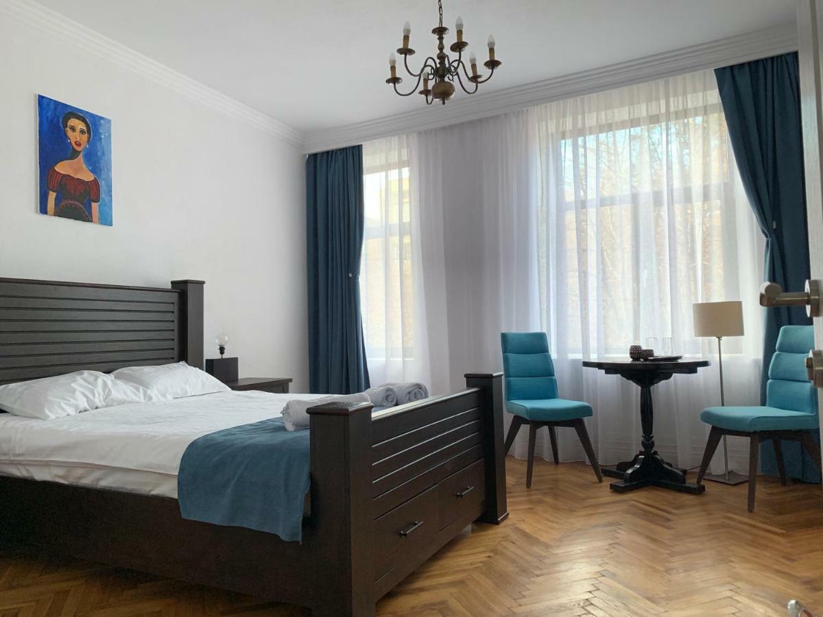 Aleea Teilor Hotel Cîmpulung Exterior foto